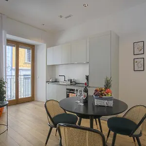 Chic Luxury Apartments-hosted By Sweetstay , Milano İtalya