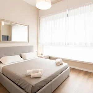 Santa Maria Valle 3 , Milano İtalya